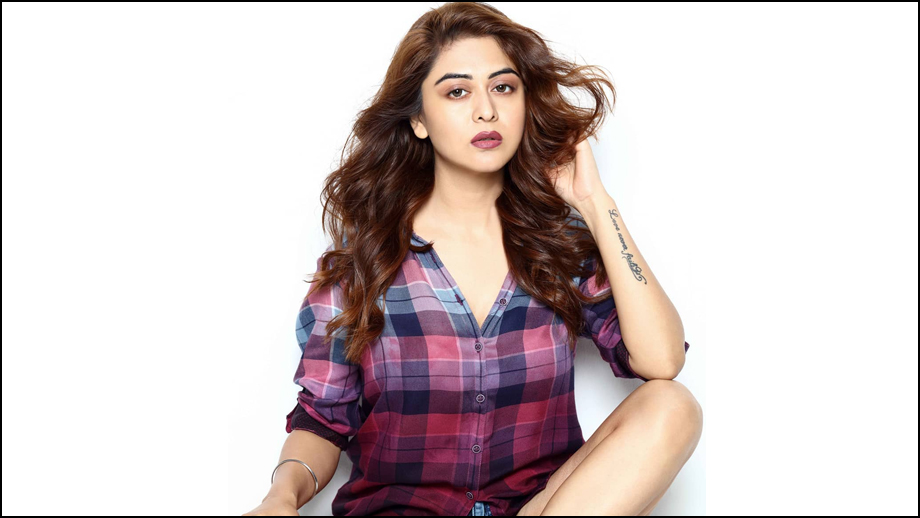 Falaq Naaz Manager