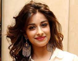 Nyra banerjee Manager